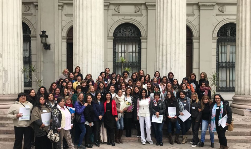 Evópoli extiende debate de equidad de género con mujeres políticas de Chile Vamos