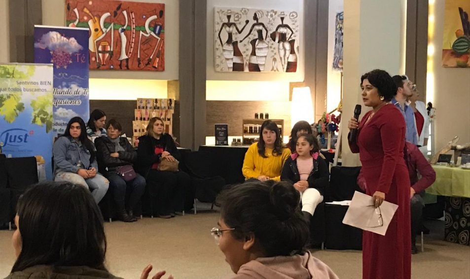 Mujeres Descomunales: Expo Emprendedoras en San Felipe reunió a 80 personas en Gira Regional