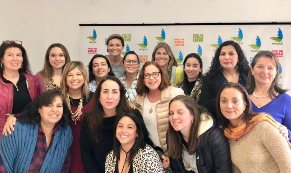 #MujeresDescomunales: Subsecretaria Lorena Recabarren inspira a mujeres para que se inicien en la política