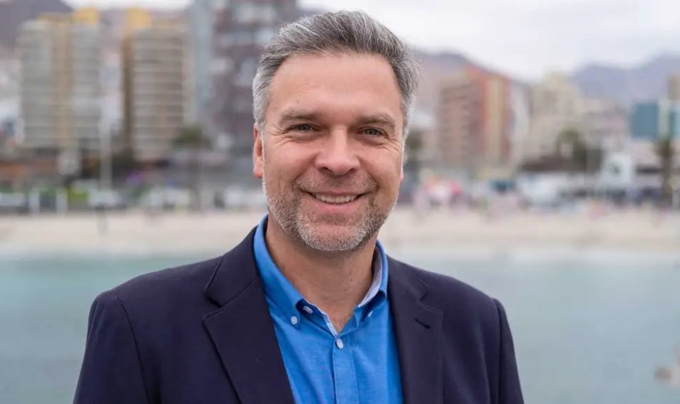 Sacha Razmilic confirma su candidatura a alcalde de Antofagasta, y presenta sus ejes de propuestas