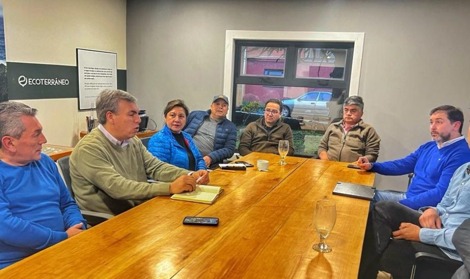 Asociación Gremial «AgrupAysén» se reúne con dirigentes de Evópoli Aysén para trabajar en conjunto