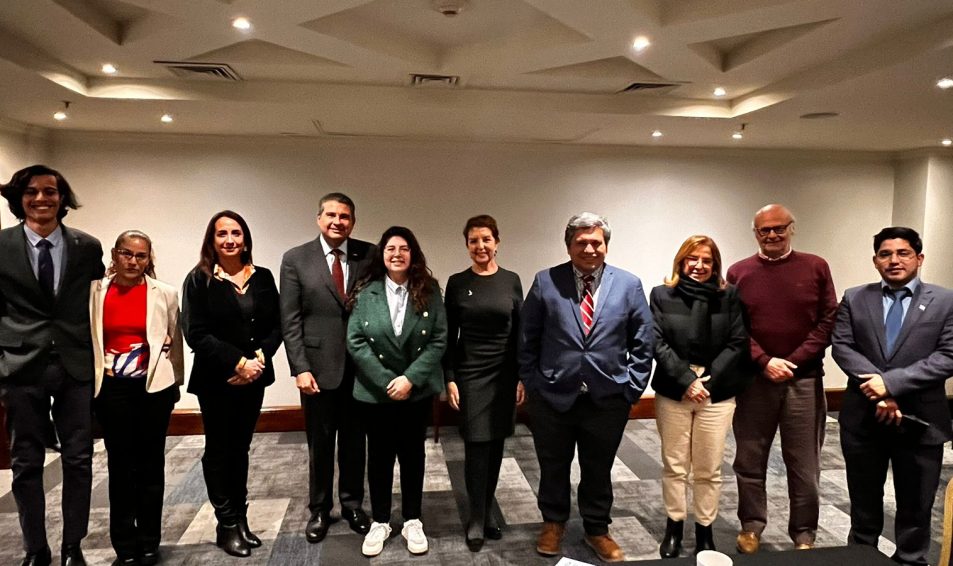 Directiva Evópoli se reúne con delegación nicaragüense de exiliados por la dictadura de Ortega-Murillo