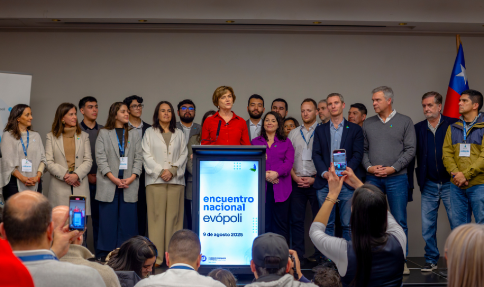 Evópoli entrega propuestas programáticas a Evelyn Matthei y proclama candidatos parlamentarios en su Encuentro Nacional 2025